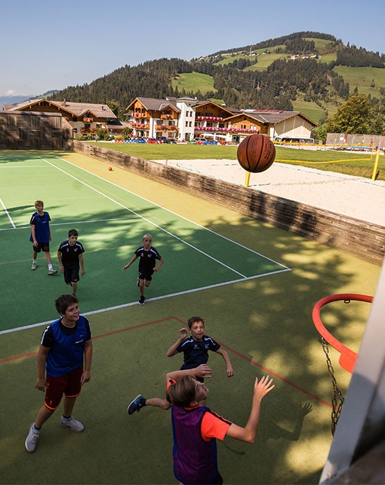 Schulgruppe im Markushof
