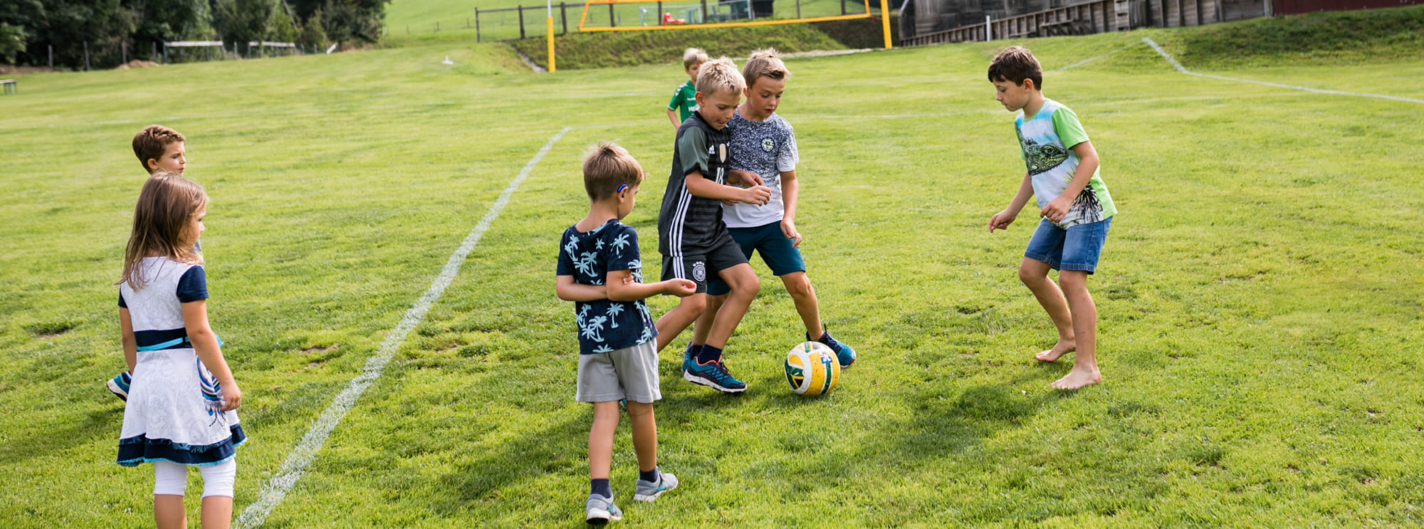 Fußball spielen im Fußballcamp oder Trainingslager im Jugendhotel Markushof in Wagrain, Österreich