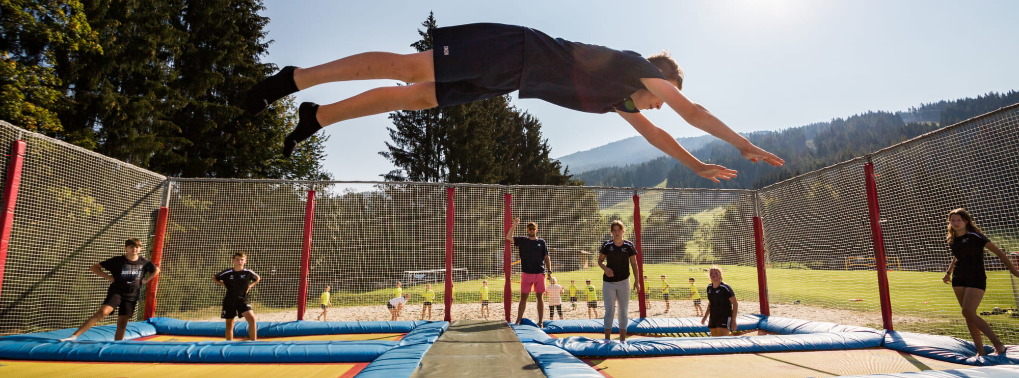 Trampolinanlage Outdoor im Markushof in Wagrain, Jugendhotel in Österreich
