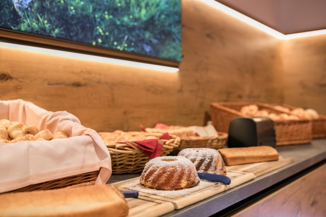 S&uuml;&szlig;es und Kuchen zum Fr&uuml;hst&uuml;ck